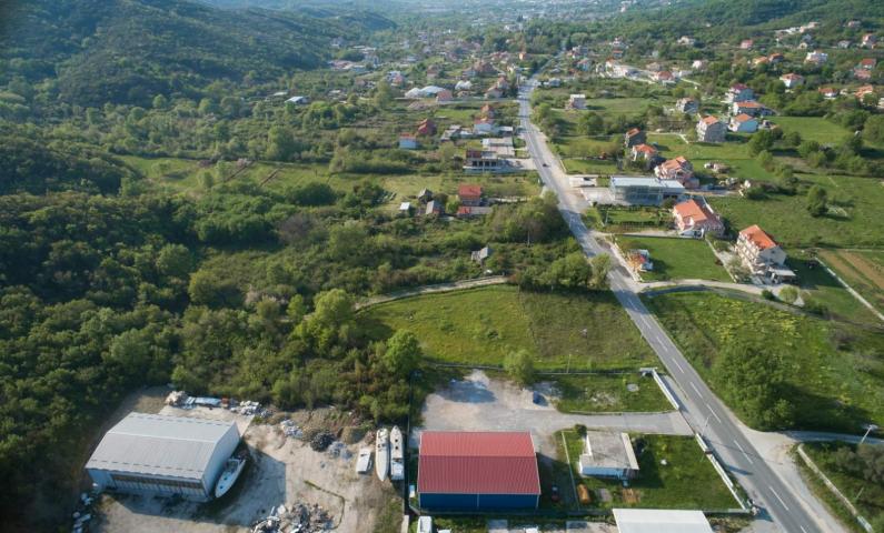 Na prodaju građevinski plac 2483m2, Radanovići (Kotor)