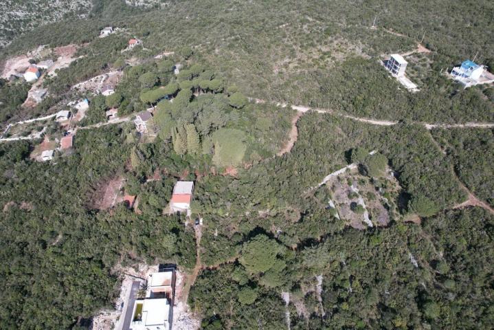 Prodaje se plac povrsine 1000m2 u Zagori, opstina Kotor. 