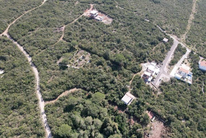 Prodaje se plac povrsine 1000m2 u Zagori, opstina Kotor. 