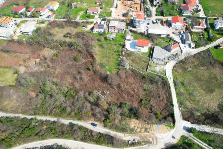 Urbanizovana parcela 9526m2 u Radanovićima, Kotor - sa kućom, vodom i strujom