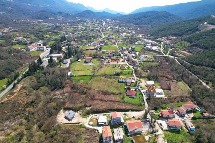 Urbanizovana parcela 9526m2 u Radanovićima, Kotor - sa kućom, vodom i strujom