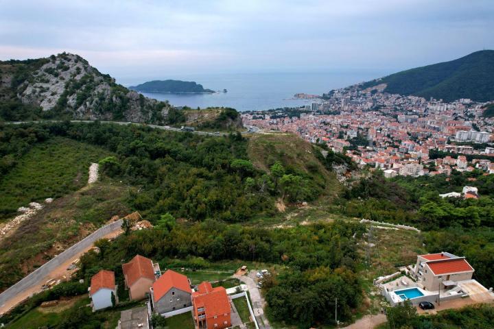 Urbanizovan plac 1000m2 Markovici, Budva