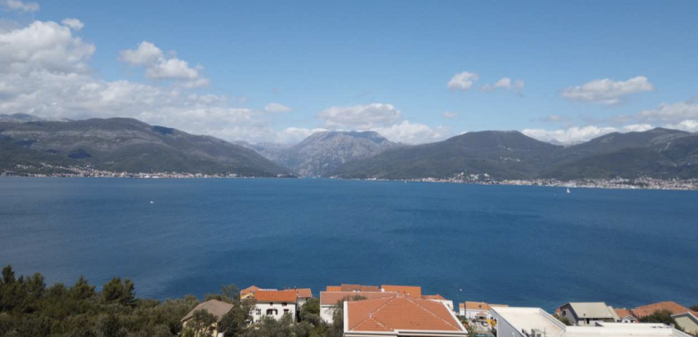 Tivat, Krašići – Duplex dvosoban apartman  111. 2m2  sa otvorenim pogledom na more u novom kompleksu