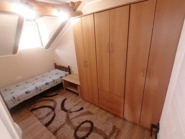 Ponovo spuštena cena i nije fiksno - Jedinstvena, nameštena, građevinski besprekorno izvedena