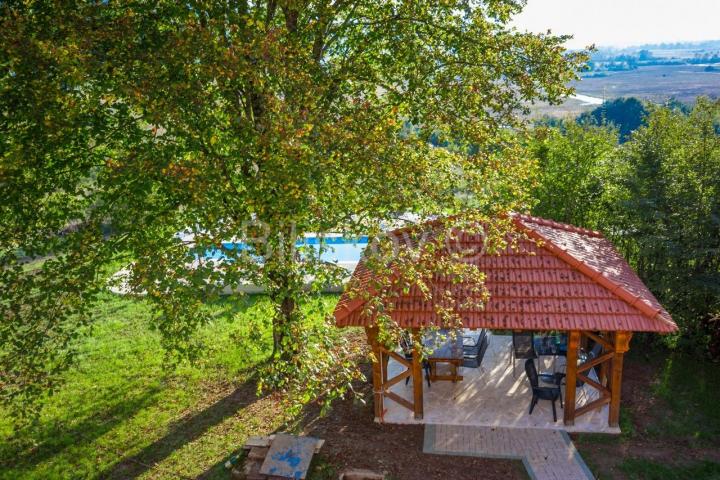 Ogulin, Plaški, Janja Gora, samostojeća kuća s prekrasnim pogledom