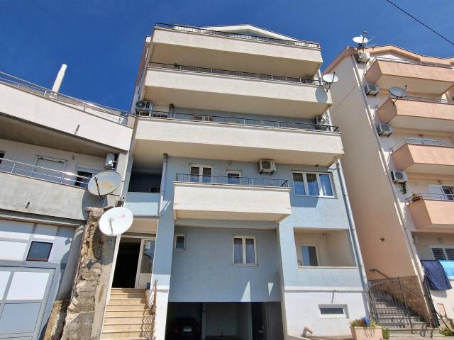 Trosoban stan sa pogledom na more Prijevor -Budva (NA DUZI VREMENSKI PERIOD)