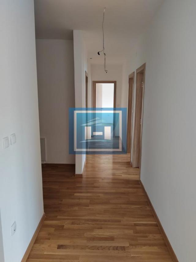 Na prodaju stan u novogradnji u Kruševcu