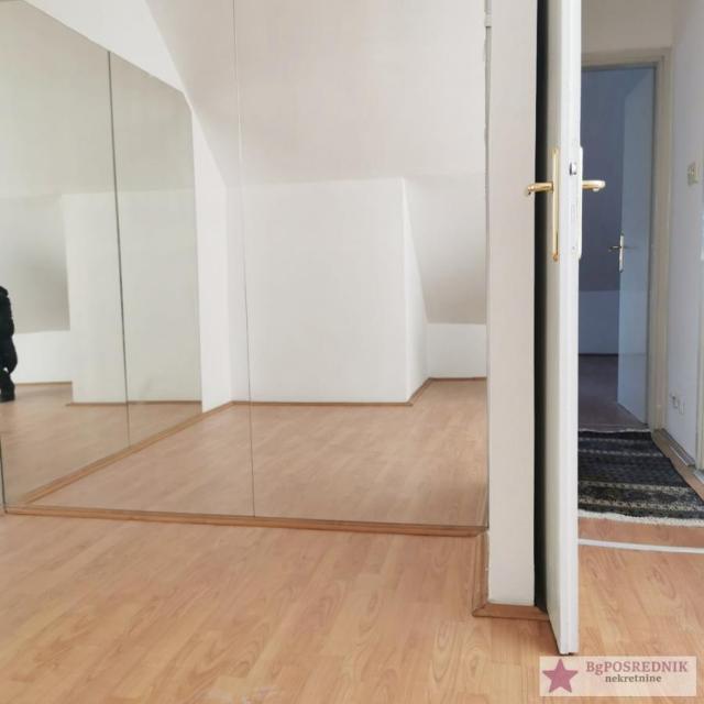Savski venac, Savski trg, Lička, 80m2