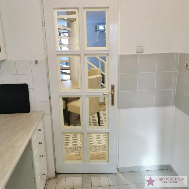 Savski venac, Savski trg, Lička, 80m2
