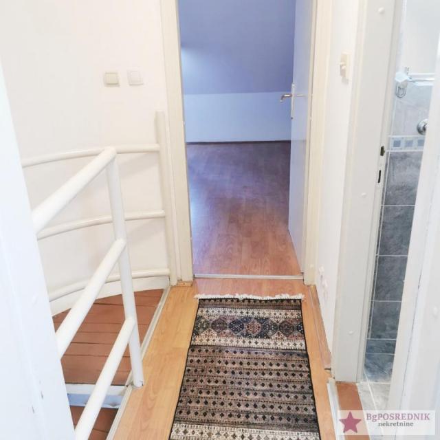 Savski venac, Savski trg, Lička, 80m2