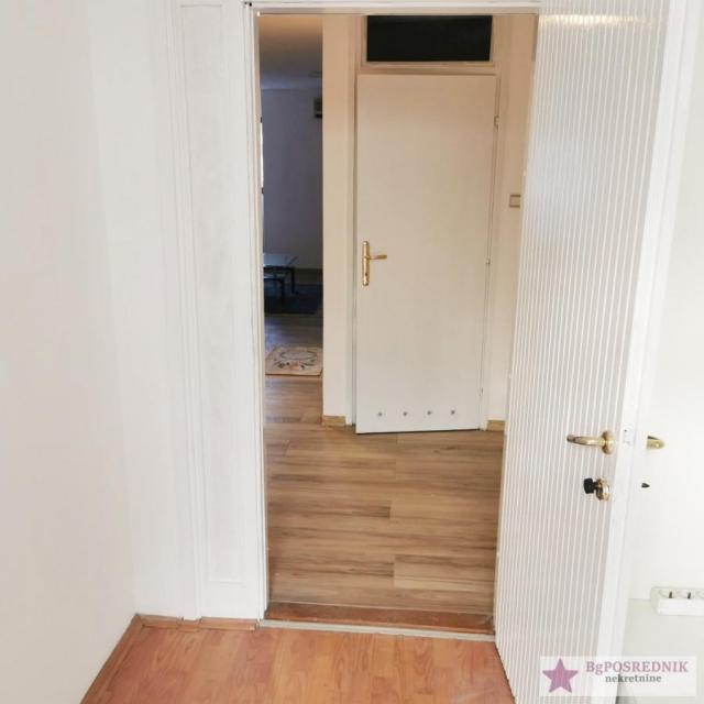 Savski venac, Savski trg, Lička, 80m2