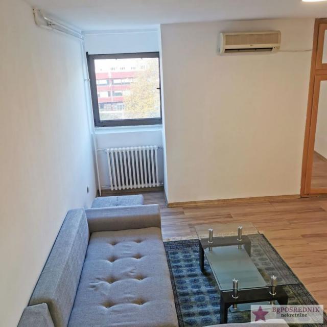 Savski venac, Savski trg, Lička, 80m2