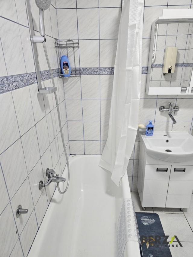 NAMEŠTEN JEDNOSOBAN STAN U MAKSIMA GORKOG, SPENS 