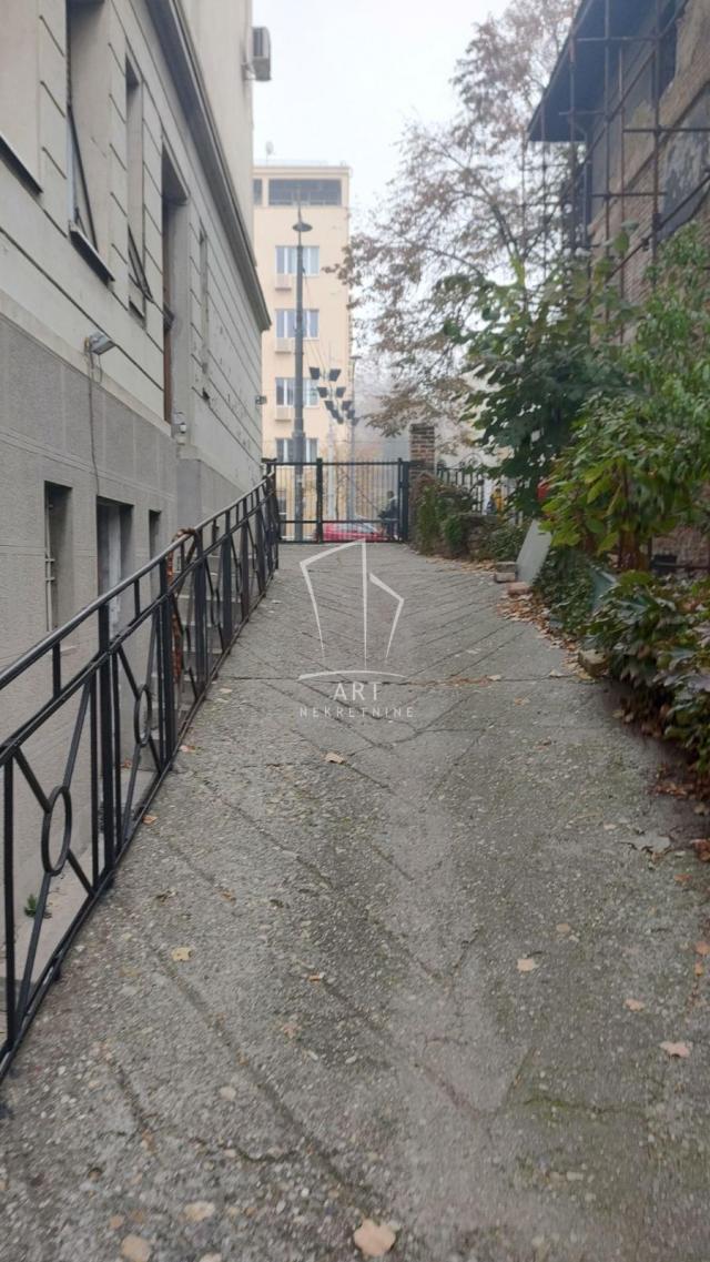 Kneza Miloša, salonski stan, mereno 104m2 ID#10209
