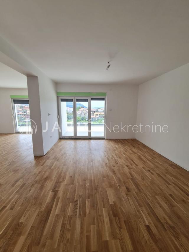Trebinje, Gradina. 120m2, 3. 5 top lokacija