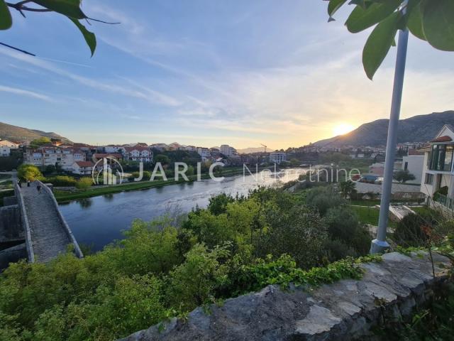 Trebinje, Gradina. 120m2, 3. 5 top lokacija