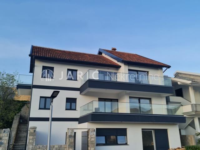 Trebinje, Gradina. 120m2, 3. 5 top lokacija