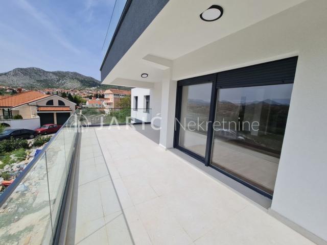 Trebinje, Gradina. 120m2, 3. 5 top lokacija