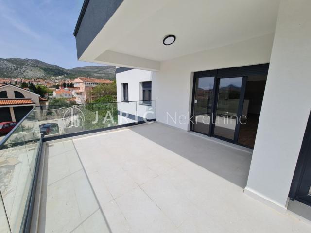 Trebinje, Gradina. 120m2, 3. 5 top lokacija