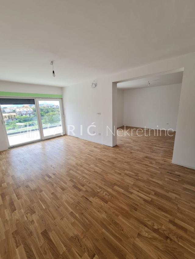 Trebinje, Gradina. 120m2, 3. 5 top lokacija