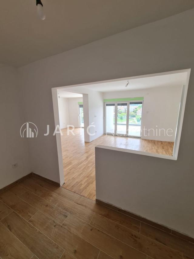 Trebinje, Gradina. 120m2, 3. 5 top lokacija