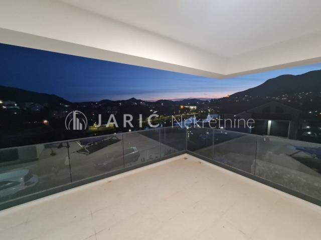 Trebinje, Gradina. 120m2, 3. 5 top lokacija
