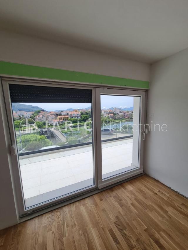 Trebinje, Gradina. 120m2, 3. 5 top lokacija