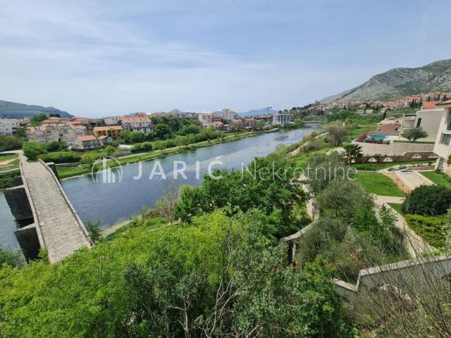 Trebinje, Gradina. 120m2, 3. 5 top lokacija
