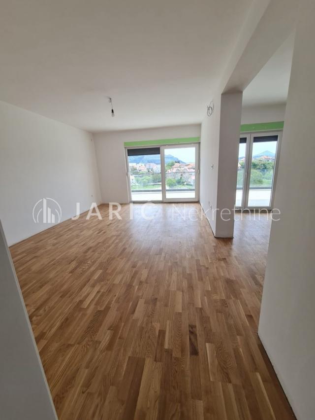 Trebinje, Gradina. 120m2, 3. 5 top lokacija