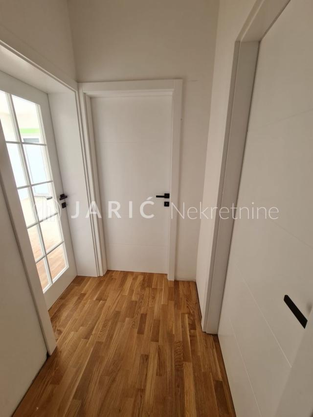 Trebinje, Gradina. 120m2, 3. 5 top lokacija