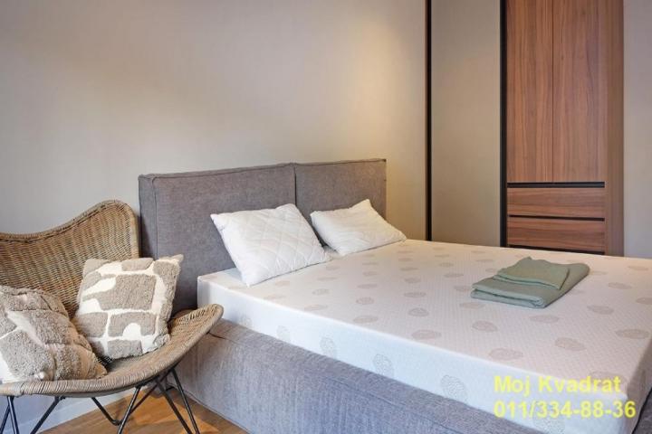 Vračar, Crveni krst - Sazonova, 53m2