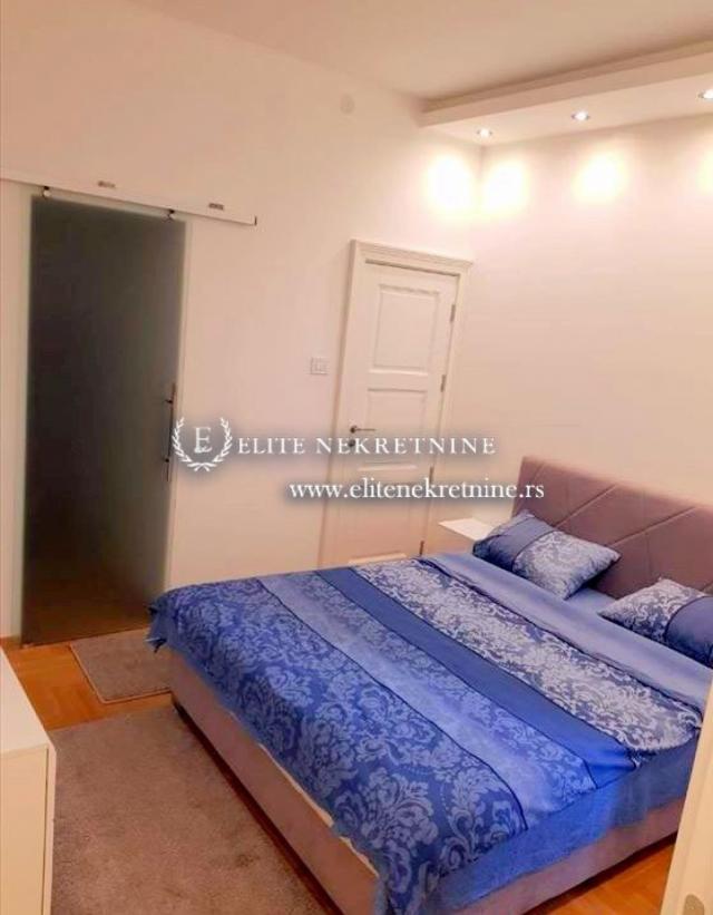 Izdavanje-Trosoban lux stan salonac Vracar