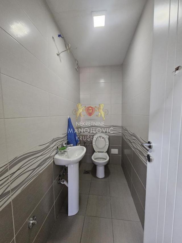 Trosoban stan kod bolnice