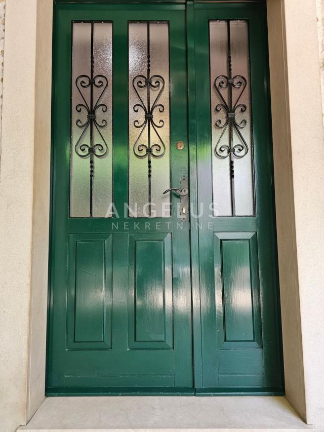 Split, Manuš - tradicionalna dalmatinska kamena kuća