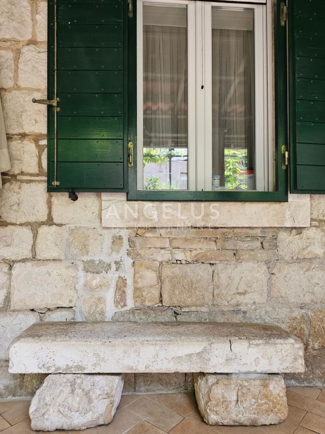 Split, Manuš - tradicionalna dalmatinska kamena kuća