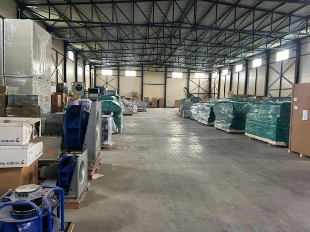 Odlican magacin u blizini Dobanovacke petlje od 1700m2