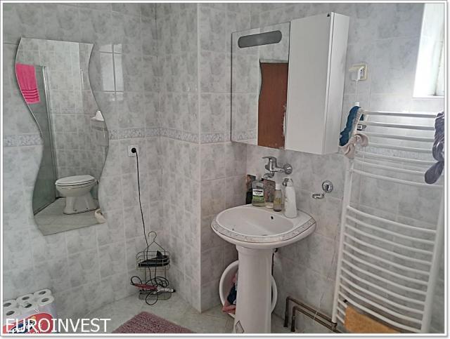 Dve zasebne jedinice, garaža, letnjikovac, 8 ari ID#1728
