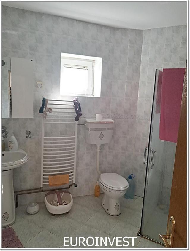 Dve zasebne jedinice, garaža, letnjikovac, 8 ari ID#1728