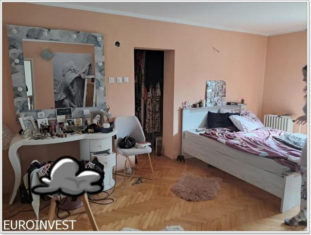 Dve zasebne jedinice, garaža, letnjikovac, 8 ari ID#1728