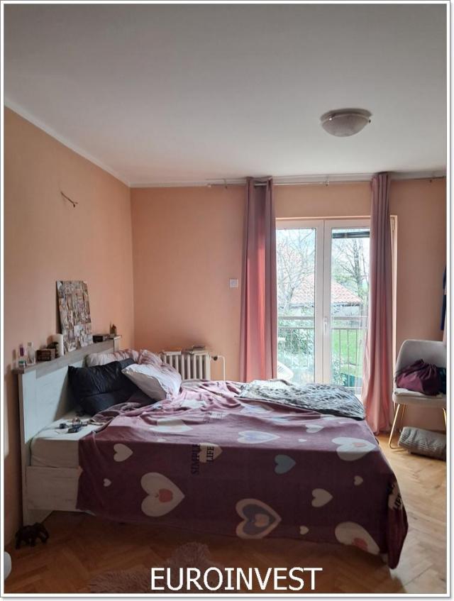 Dve zasebne jedinice, garaža, letnjikovac, 8 ari ID#1728