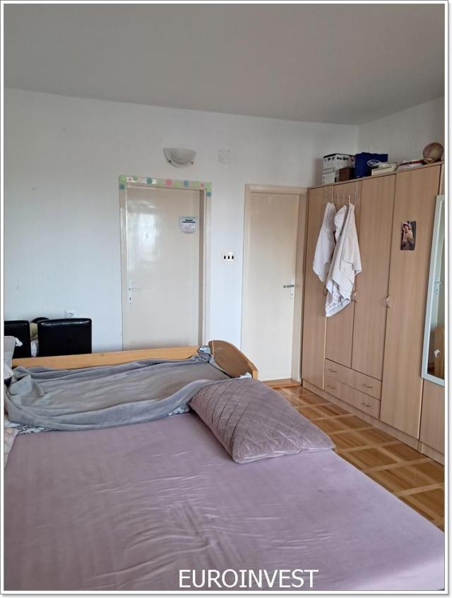 Dve zasebne jedinice, garaža, letnjikovac, 8 ari ID#1728