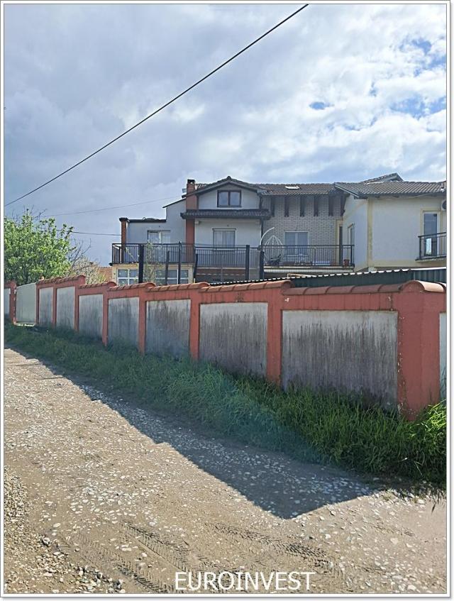Dve zasebne jedinice, garaža, letnjikovac, 8 ari ID#1728
