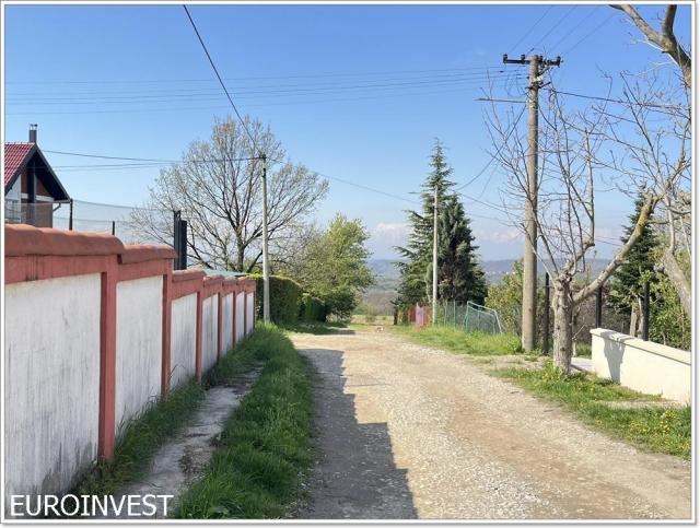 Dve zasebne jedinice, garaža, letnjikovac, 8 ari ID#1728