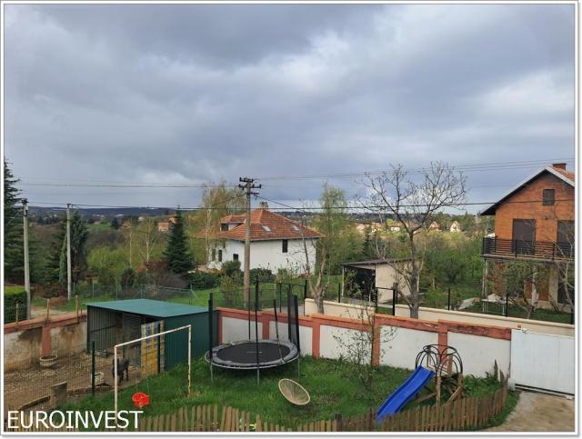 Dve zasebne jedinice, garaža, letnjikovac, 8 ari ID#1728