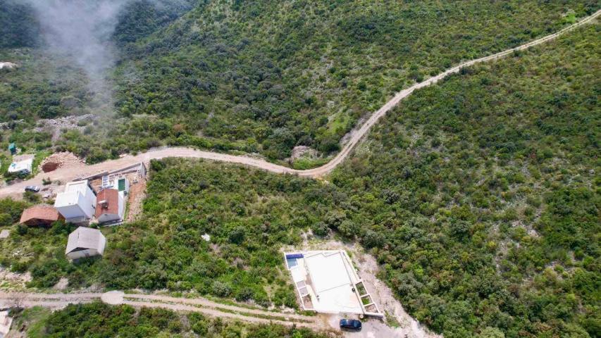 Urbanizovan plac 300m2 sa panoramskim pogledom-Zagora, Kotor