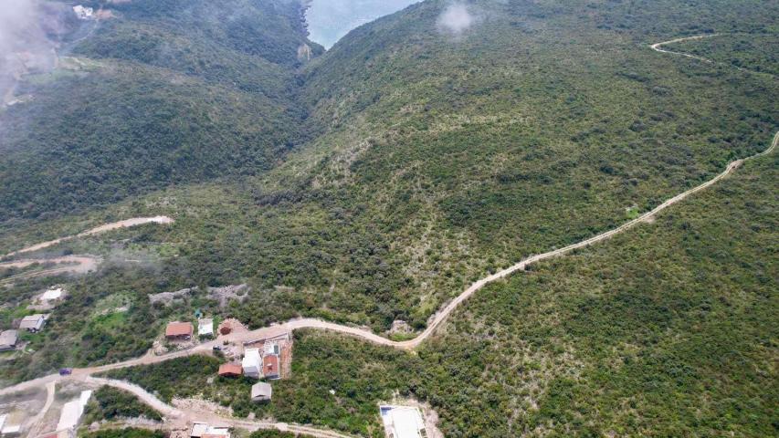 Urbanizovan plac 300m2 sa panoramskim pogledom-Zagora, Kotor
