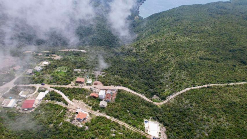 Urbanizovan plac 300m2 sa panoramskim pogledom-Zagora, Kotor