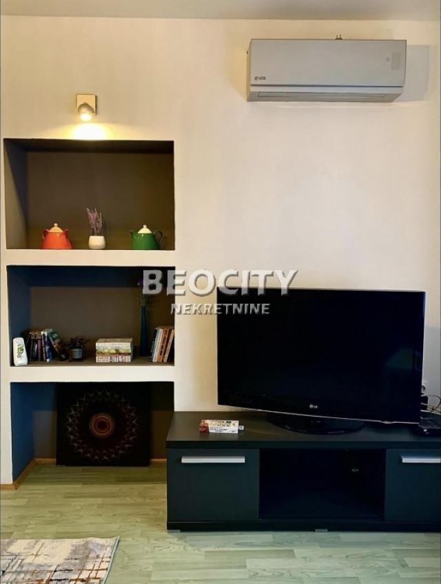 Novi Sad, Centar, Beogradski kej, 2. 0, 54m2, 550EUR