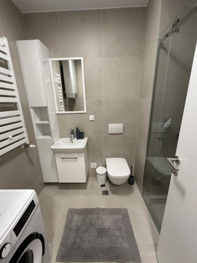 Luksuzan stan u zgradi Planet Residence