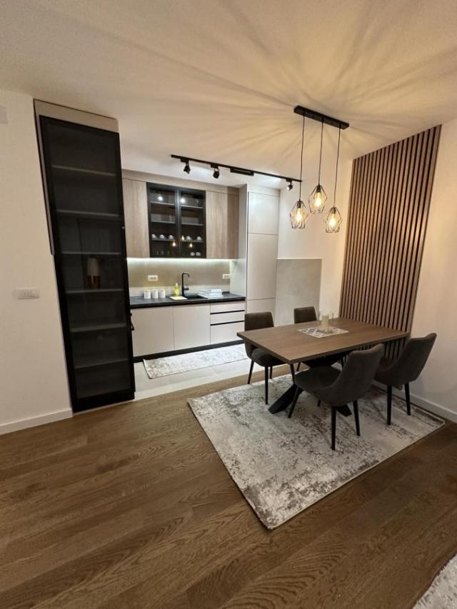 Luksuzan stan u zgradi Planet Residence